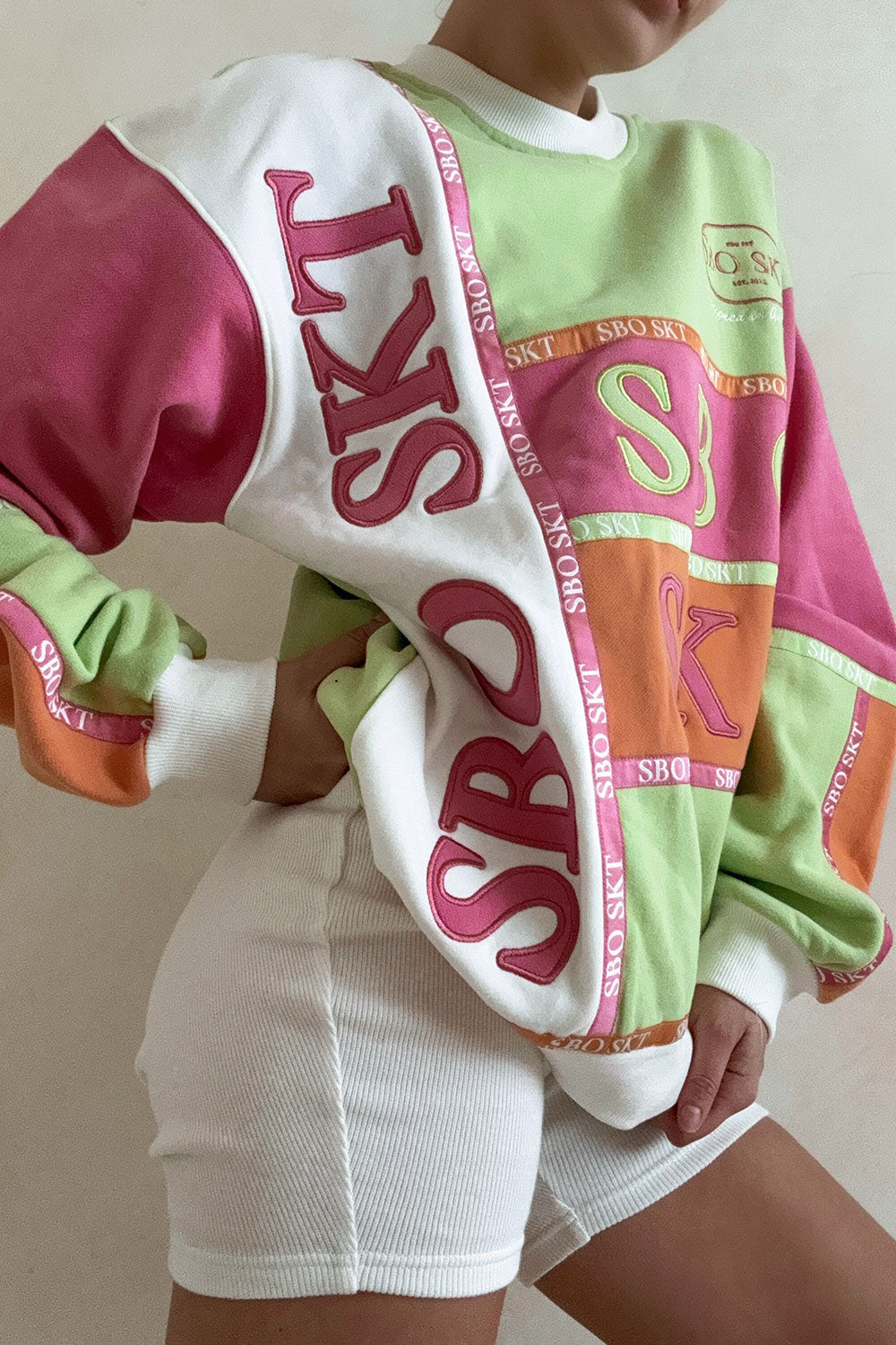 Prague  Vintage Oversized Sweater - Fleece Pink Orange Green