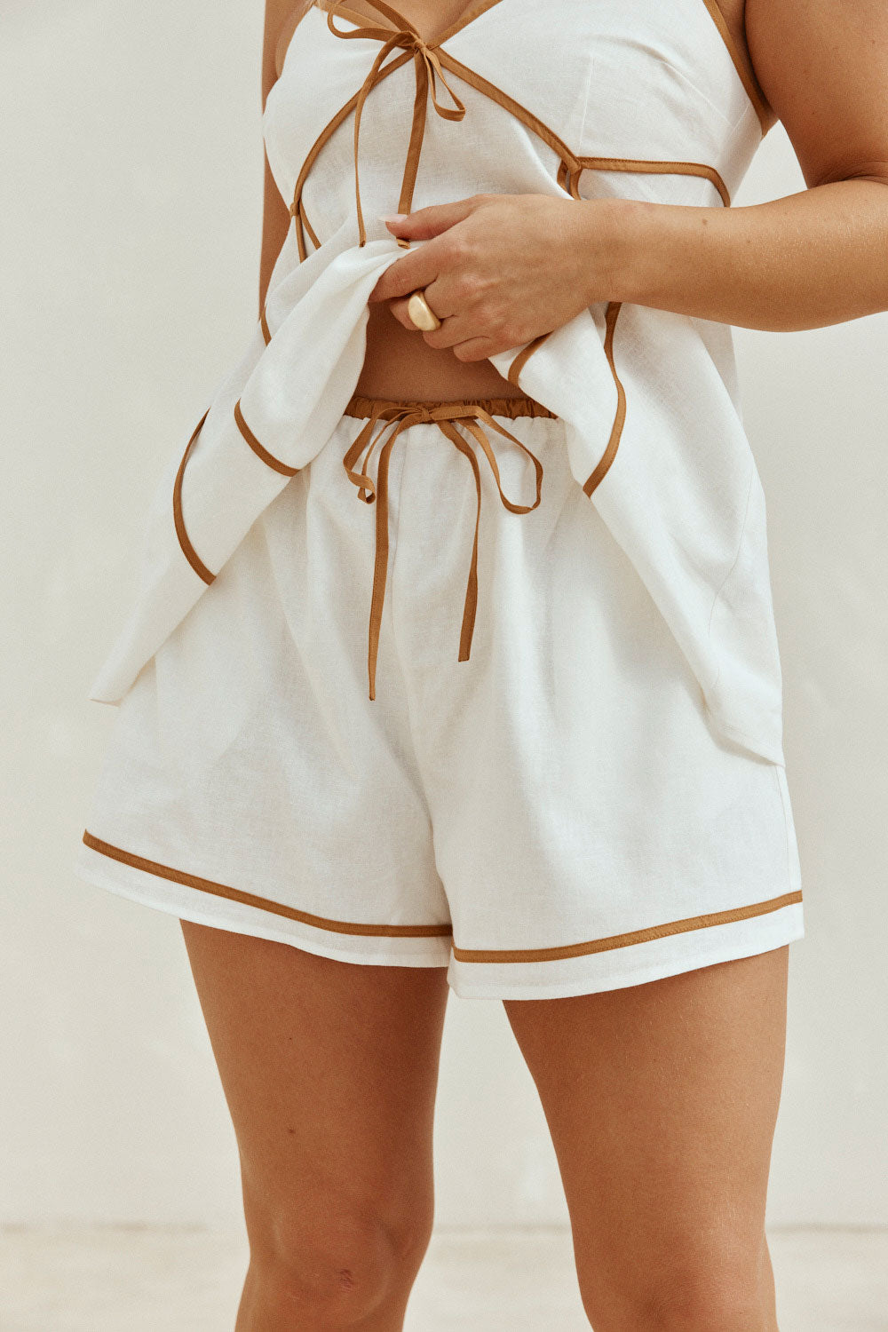 White Linen-Cotton Elastic Drawstring Jayne Shorts