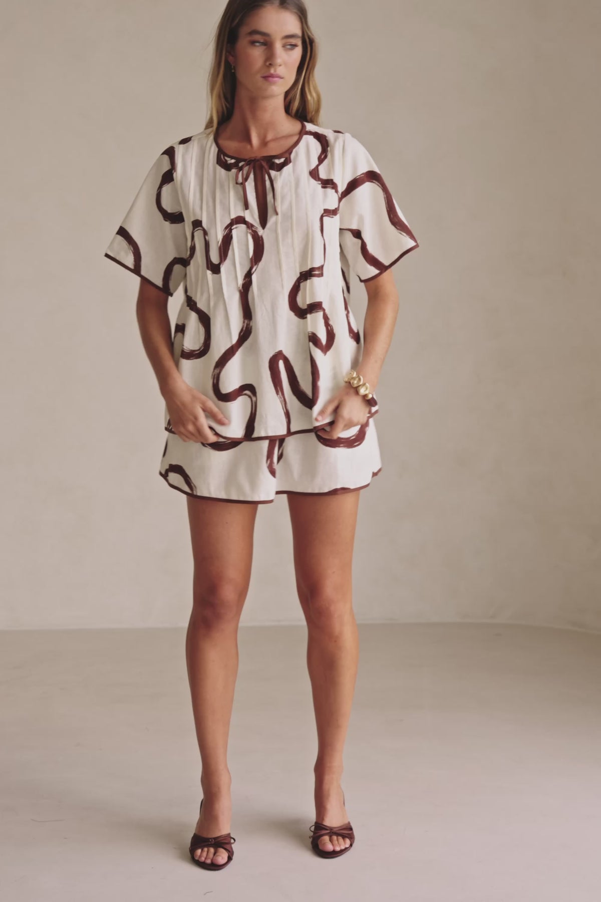 Cream Marbled Mocha Floral Pleat Front Tie Rayne Top