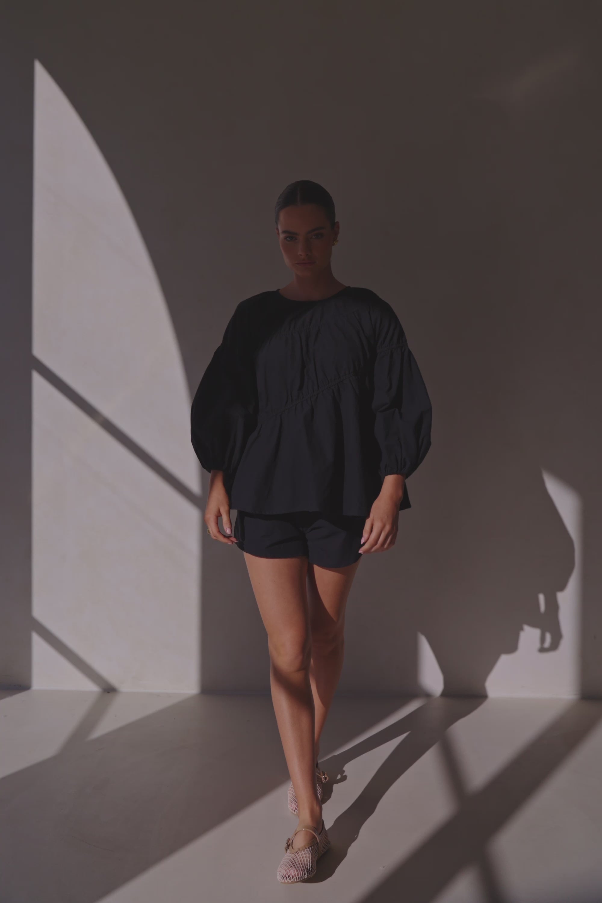 Black High Waist Elastic Drawstring Akel Shorts