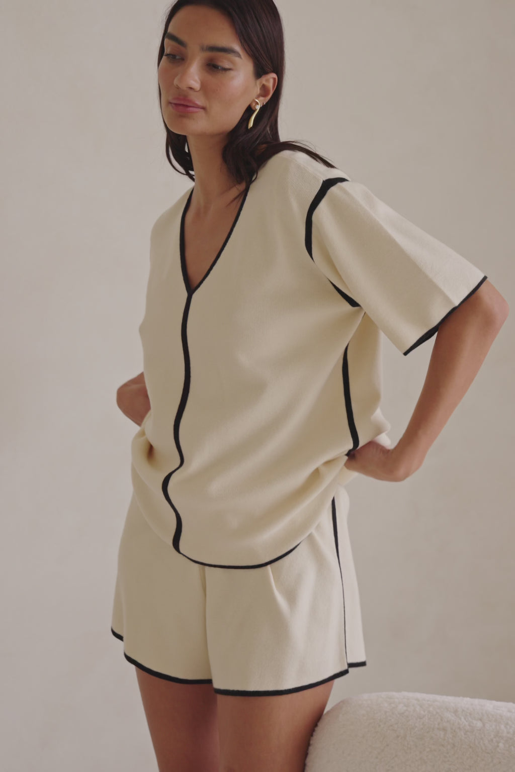 Cream Elastic High Waist Adelia Shorts