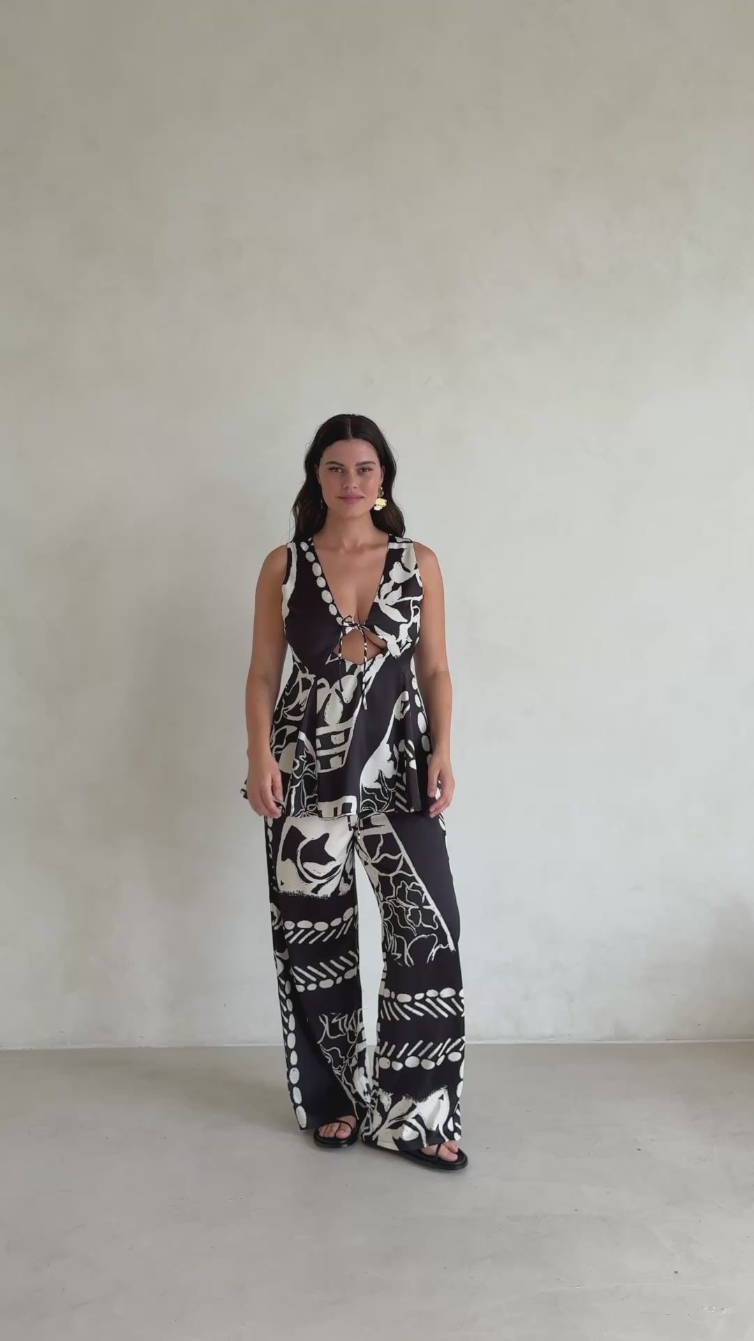 Zelina Top - Botanic Vase